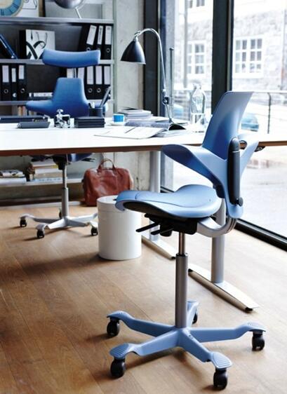 CAPISCO椅.jpg CAPISCO椅.jpg